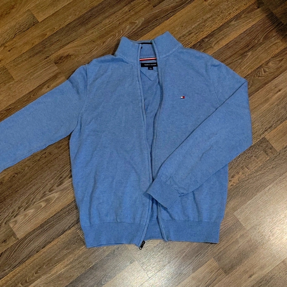 Tommy Hilfiger size M sweater 100% cotton